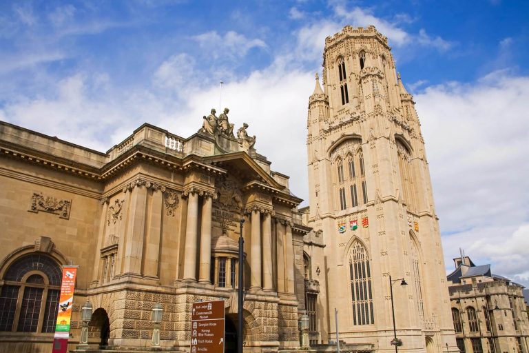Bristol Universitesi