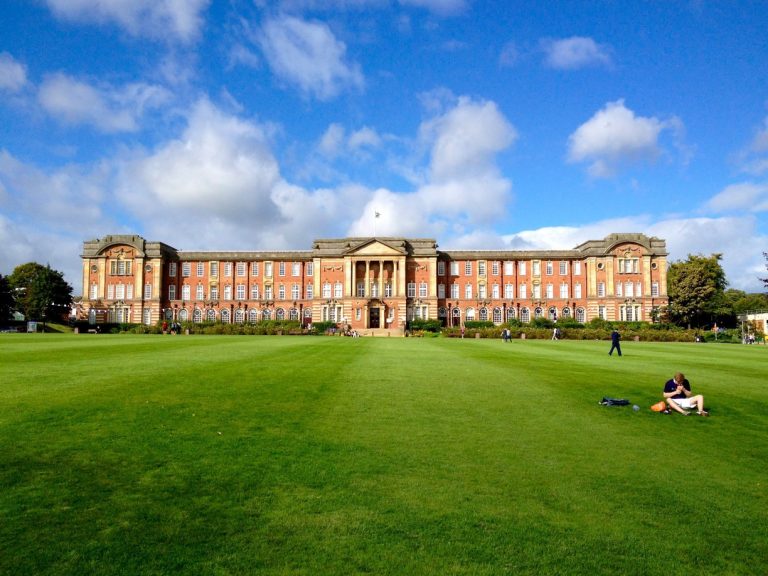 Leeds Üniversitesi