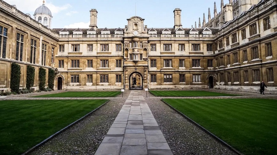 cambridge üniversitesi video
