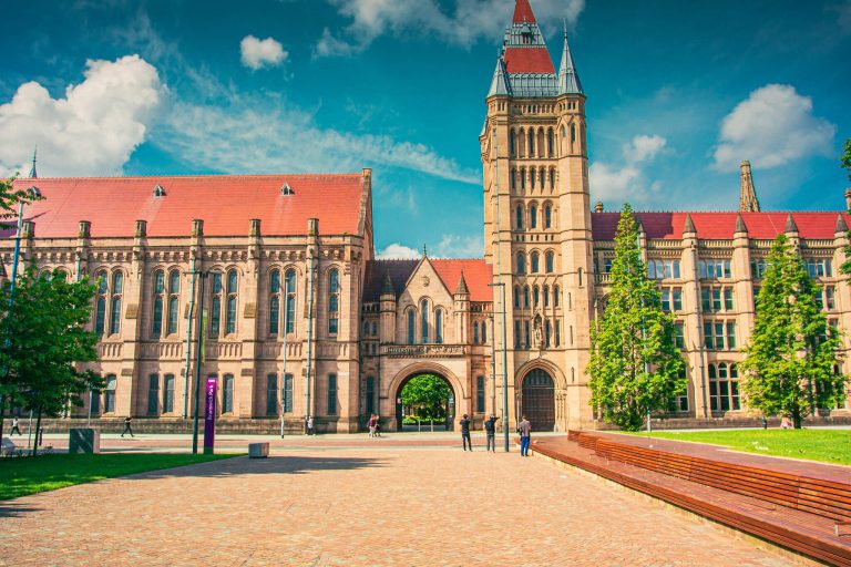 manchester Üniversitesi