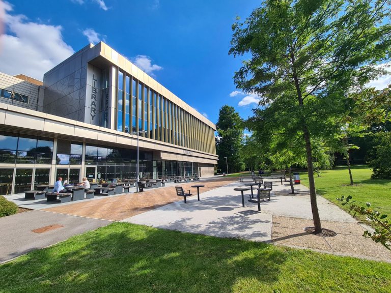 Reading Üniversitesi